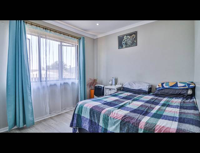 2 BEDROOM APARTMENT FOR SALE IN HAYFIELDS